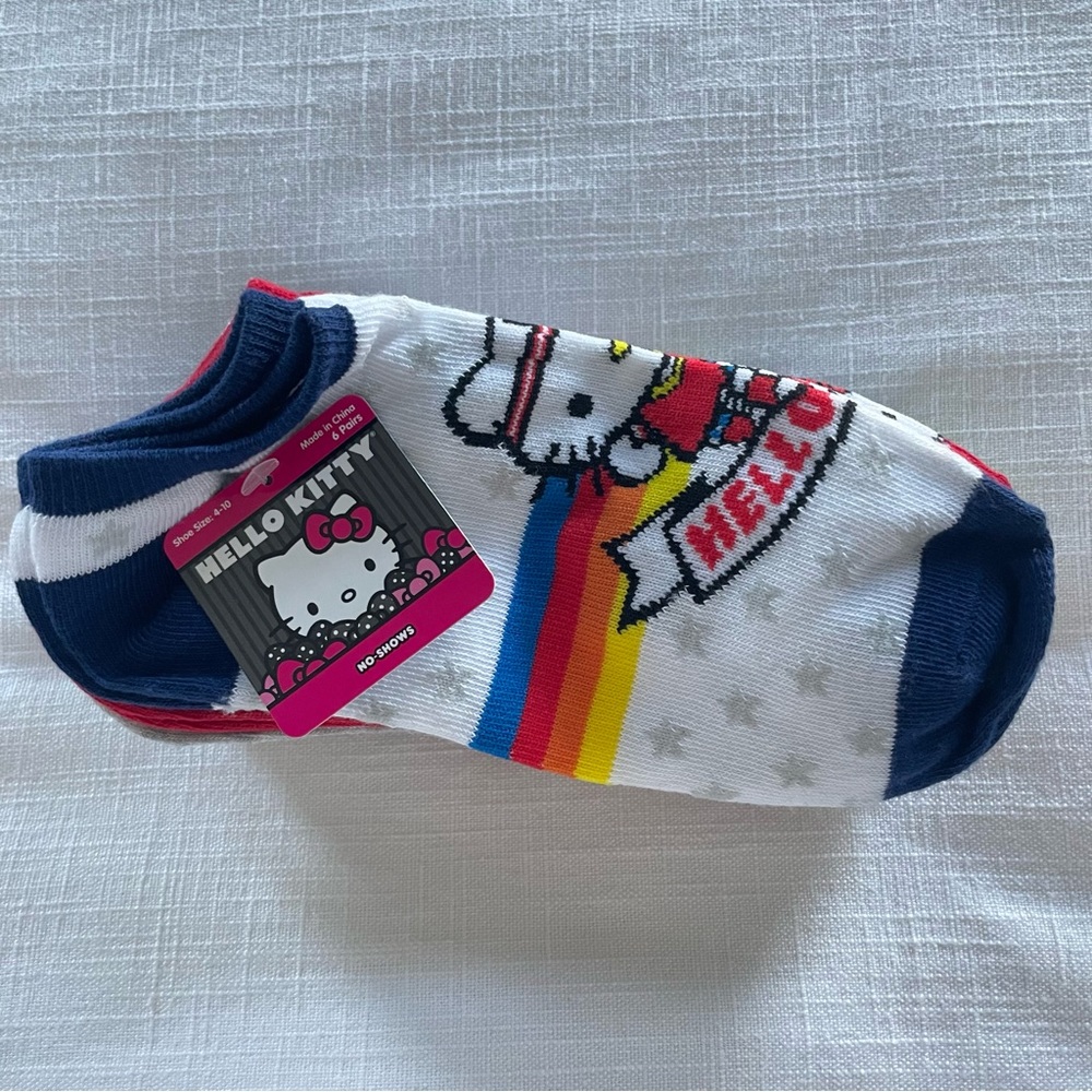 Hello Kitty Socks - Picture 2 of 9